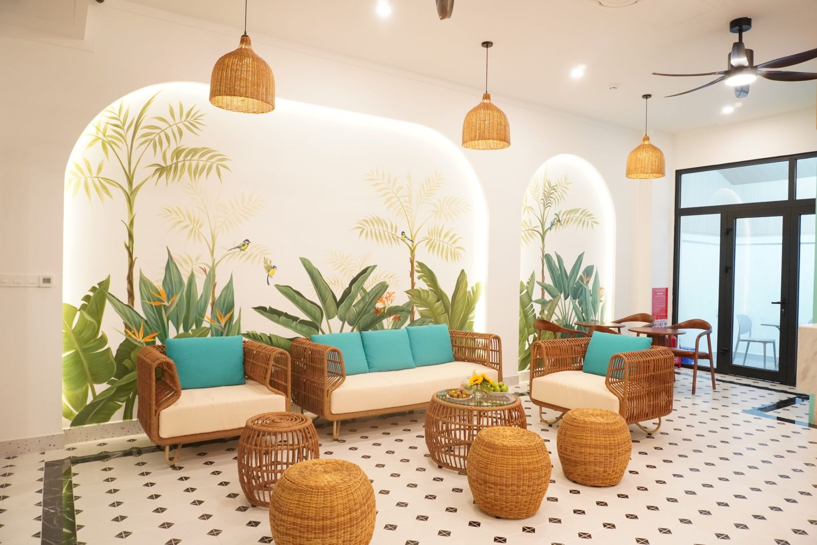 Thiet-ke-quay-le-tan-Boutique-Hotel-toi-uu-check-in-8