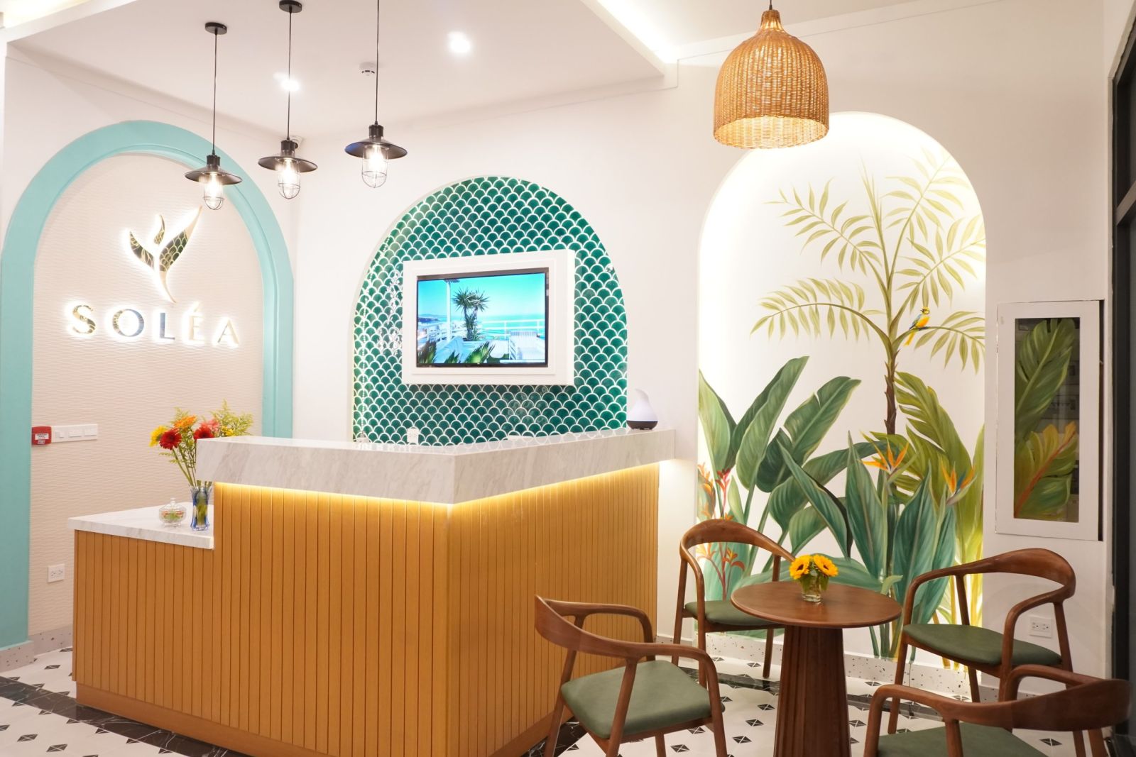 Thiet-ke-quay-le-tan-Boutique-Hotel-toi-uu-check-in-7
